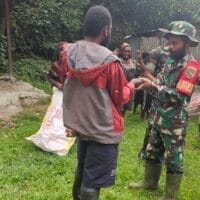 Jelang Putusan Mahkamah Konstitusi, Babinsa Pos Ramil Tingginambut Sosialisasikan Pesan Kedamaian Jelang Putusan Mahkamah Konstitusi, Babinsa Pos Ramil Tingginambut Sosialisasikan Pesan Kedamaian