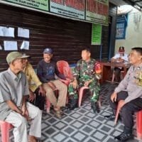 Sinergritas Babinsa dan Bhabinkamtibmas dalam Menjaga Keamanan Wilayah Binaan, Lakukan Komsos Bersama Warga Sinergritas Babinsa dan Bhabinkamtibmas dalam Menjaga Keamanan Wilayah Binaan, Lakukan Komsos Bersama Warga