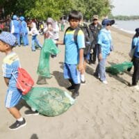 Panglima TNI Membuka Secara Resmi Aksi Bersih Pantai, Wujud Nyata TNI Peduli Lingkungan