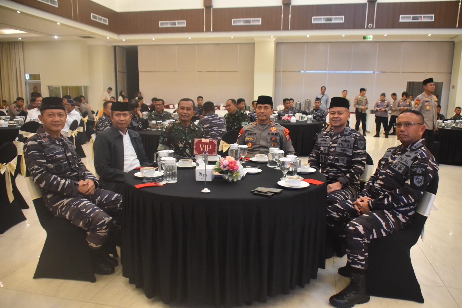 TNI-POLRI, Perkuat Sinergi Menuju Indonesia Emas 2045 dalam Acara Buka Puasa Bersama di Sorong