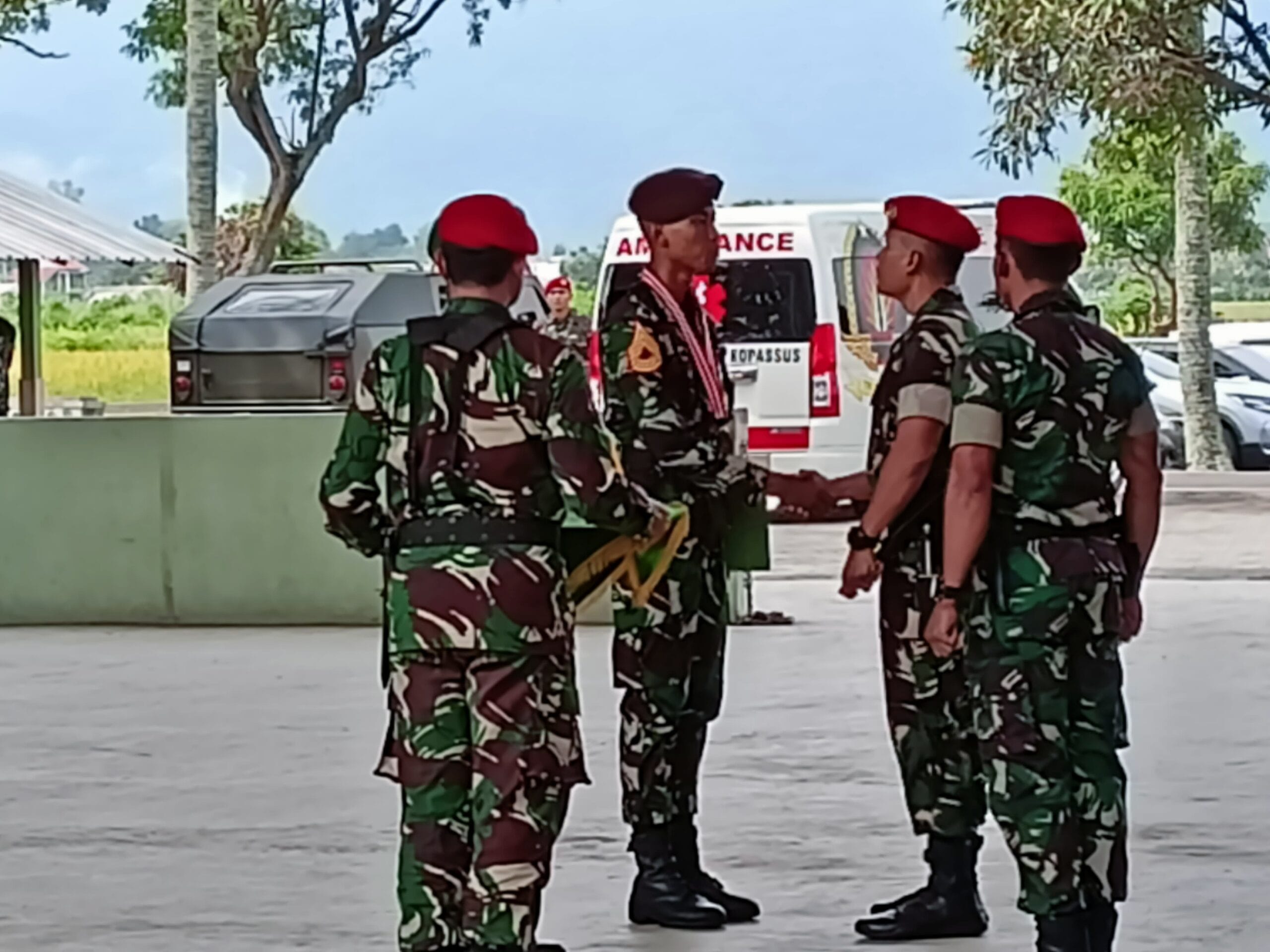 Komandan Pusdiklatpassus Tutup Pendidikan Para Dasar dan Penerjunan Wingday ke-6 Taruna Akmil