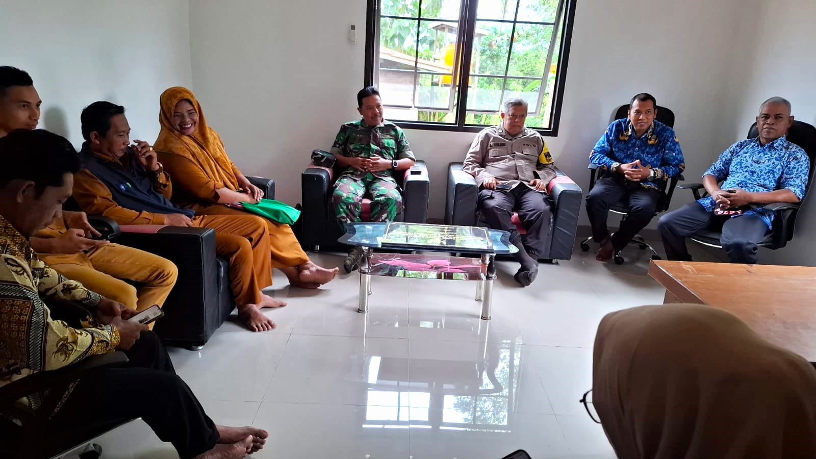 Tingkatkan Keamanan Di Wilayah, Babinsa Jonggon Jaya Hadiri Rapat Penjaringan Linmas