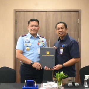 Danlanud Sultan Hasanuddin Dan General Manager PT. Angkasa Pura Indonesia Tanda Tangani Berita Acara Verifikasi dan Inventarisasi Pengalihan Aset Kepada TNI AU