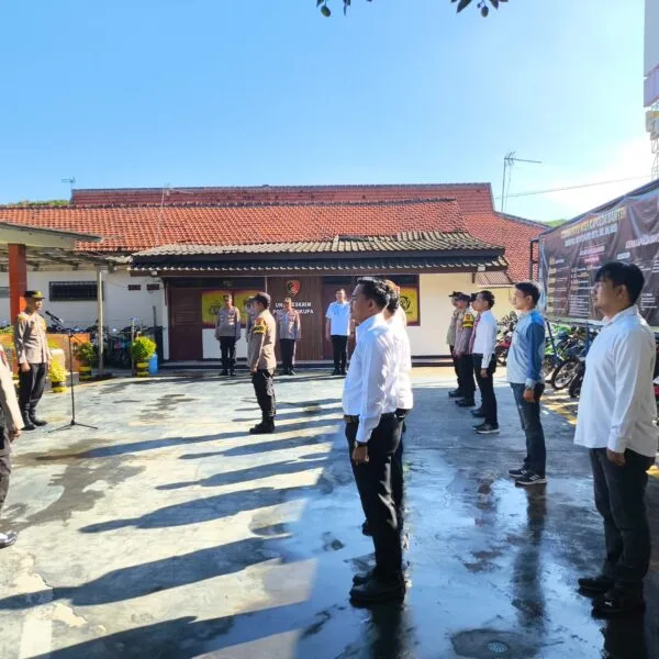 Kapolsek Cikupa, Pimpin Apel Pagi dan Pengecekan Personil, Tekankan Disiplin dan Kekompakan Usai Libur Lebaran