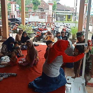 Maksimalkan Cegah Stunting, Babinsa Wonodadi Sinergi Bersama Bidan Desa Di Dusun Bakalan Maksimalkan Cegah Stunting, Babinsa Wonodadi Sinergi Bersama Bidan Desa Di Dusun Bakalan