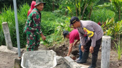 Jumat Bersih, Babinsa Pakunden Inisiasi Gotong Royong Di Lingkungan Sukorejo
