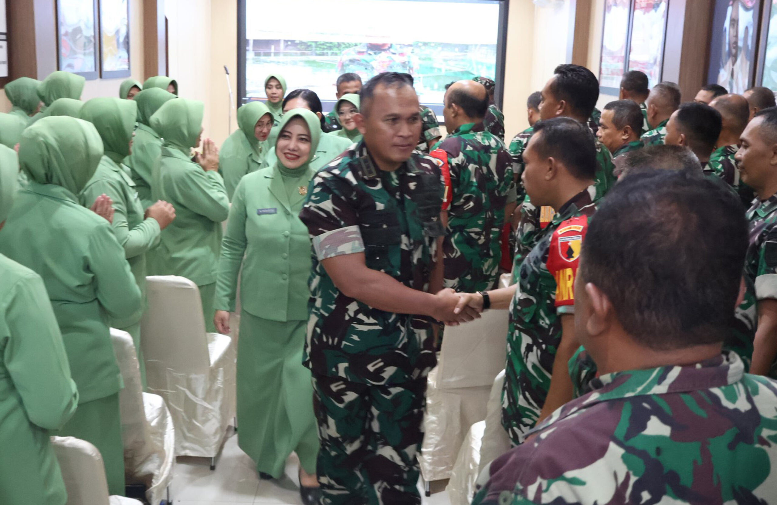 Dandim 0808 Sambut Kunjungan Kerja Danrem 081/DSJ Ke Kodim Blitar