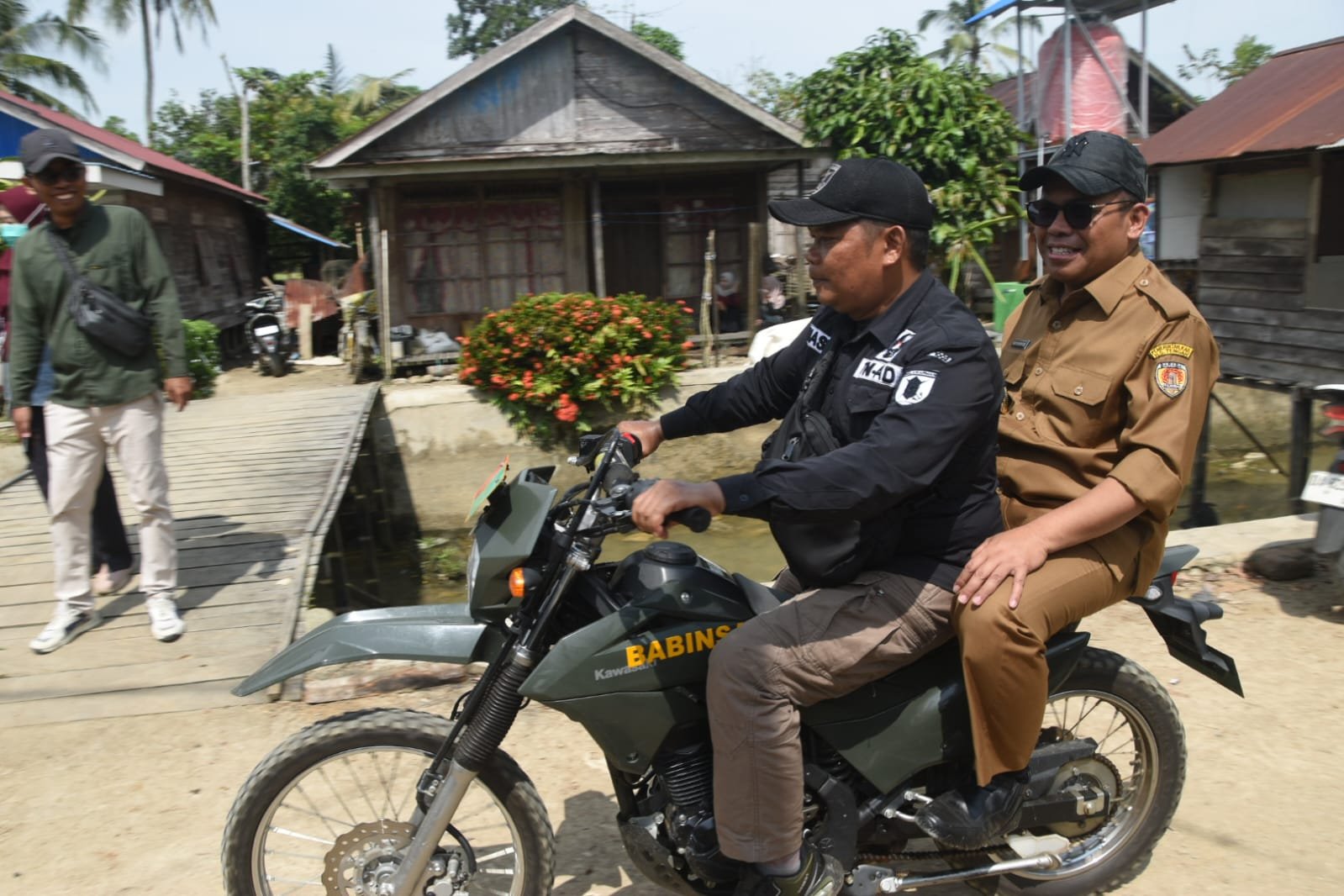 Wabup HST Apresiasi Semangat Gotong Royong TNI dan Warga pada TMMD ke-124