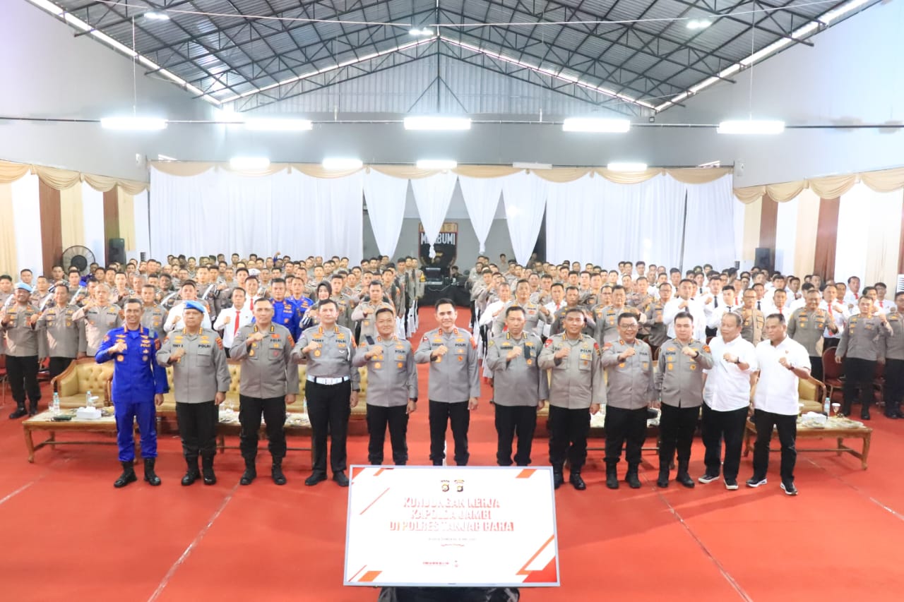 Kapolda Jambi Resmikan Klinik dan Asrama Polres Tanjab Barat, Tekankan 'Power Is For Service' dalam Tatap Muka dengan Personel