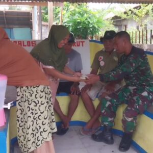 Penuh Kekeluargaan, Warga Siapkan Makan Siang Untuk Satgas TMMD Ke-124 Kodim 1501/Ternate Penuh Kekeluargaan, Warga Siapkan Makan Siang Untuk Satgas TMMD Ke-124 Kodim 1501/Ternate