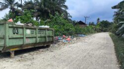 Sampah Menumpuk dan Jalan Rusak di Keude Keumuneng, Bukti Kegagalan Pengelolaan Lingkungan dan Infrastruktur di Aceh Timur
