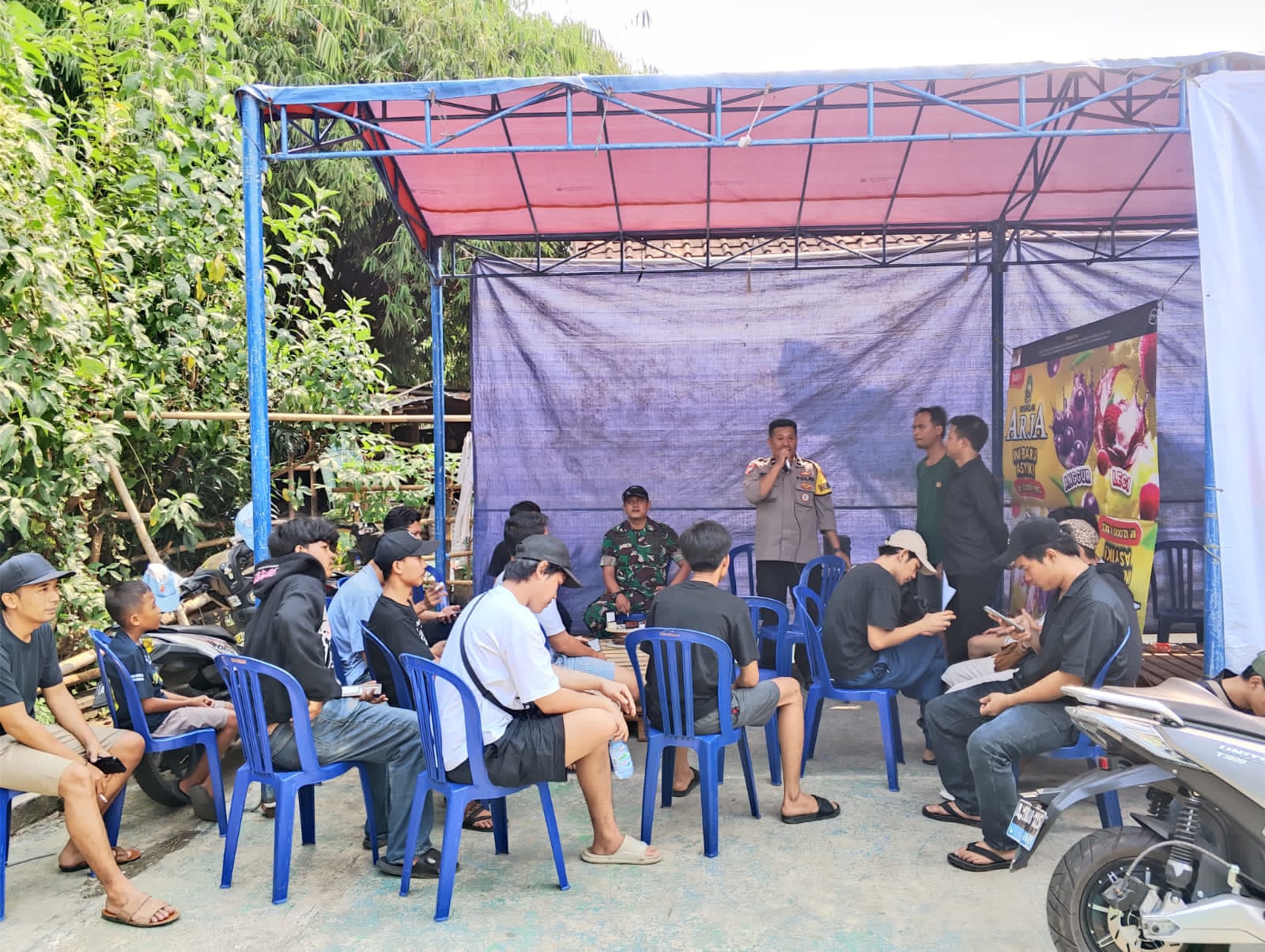 Bhabinkamtibmas Desa Bitung Jaya Laksanakan Program Polisi Peduli Pengangguran