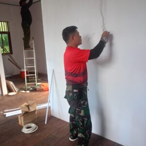 Hari Ini, Sasaran 5 Pembangunan Rumah Tipe 36 TMMD 124 Kodim 1710/Mimika Sudah Tahap Pemasangan Instalasi Listrik Hari Ini, Sasaran 5 Pembangunan Rumah Tipe 36 TMMD 124 Kodim 1710/Mimika Sudah Tahap Pemasangan Instalasi Listrik