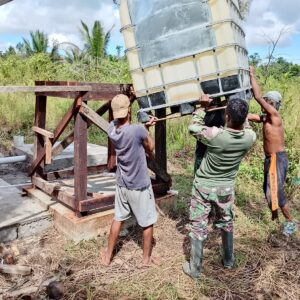 Satgas TMMD Ke-124 Laksanakan Tahap Pemasangan Tandon Air Program Sumur Bor Satgas TMMD Ke-124 Laksanakan Tahap Pemasangan Tandon Air Program Sumur Bor