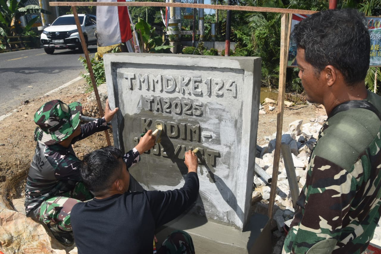 Tugu TMMD ke-124 Kodim 1002/HST Sudah Capai Setengah Jalan