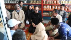 Wamendagri Bima Apresiasi Sentra Pengolahan Bawang Goreng Kabupaten Solok yang Akan Bermitra dengan Kopdes