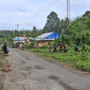 Warga Desa Balisoang Antusias Bekerja Sama dengan Satgas TMMD Selesaikan Pembangunan Drainase Warga Desa Balisoang Antusias Bekerja Sama dengan Satgas TMMD Selesaikan Pembangunan Drainase