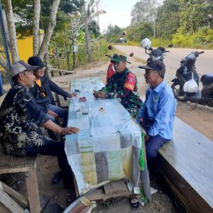 Jaga Tali Silaturahmi, Babinsa Jadikan Warkop Tempat Komsos Jaga Tali Silaturahmi, Babinsa Jadikan Warkop Tempat Komsos