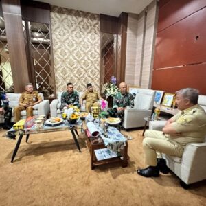 Kadispotdirga Lanud Sultan Hasanuddin Laksanakan Audiensi Dengan Bupati Pinrang, Bahas Rencana Festival Dirgantara di Bumi Lasinrang Kadispotdirga Lanud Sultan Hasanuddin Laksanakan Audiensi Dengan Bupati Pinrang, Bahas Rencana Festival Dirgantara di Bumi Lasinrang