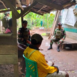 Dari Hati ke Hati di Tanah Papua: Satgas Yonif 312/KH Eratkan Tali Persaudaraan Dari Hati ke Hati di Tanah Papua: Satgas Yonif 312/KH Eratkan Tali Persaudaraan