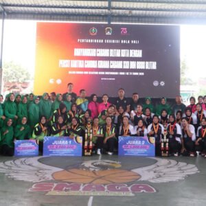 Pertandingn Persahabatan Bola Voly Persit Kodim 0808/Blitar VS Bhayangkari Polres Blitar Kota Semarakkan HKGB Ke - 73 Pertandingn Persahabatan Bola Voly Persit Kodim 0808/Blitar VS Bhayangkari Polres Blitar Kota Semarakkan HKGB Ke – 73
