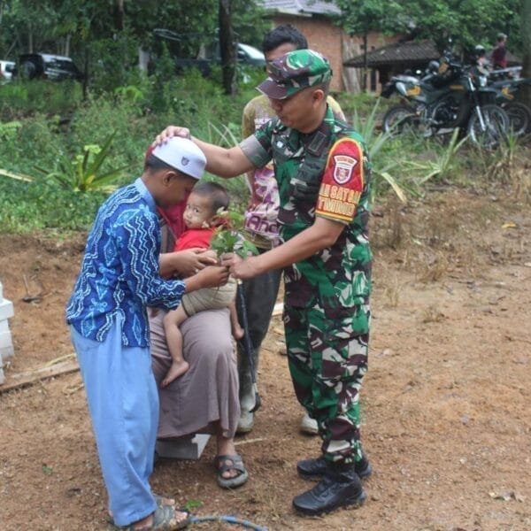Pak Cahyo dan Keluarga Bahagia, Rumah Tak Layak Huni Hampir Selesai Direhabilitasi Satgas TMMD Kodim 1009/Tanah Laut