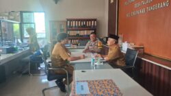 Bhabinkamtibmas Desa Talaga Sambang ke Staf Desa, Jalin Silaturahmi dan Sampaikan Himbauan Kamtibmas