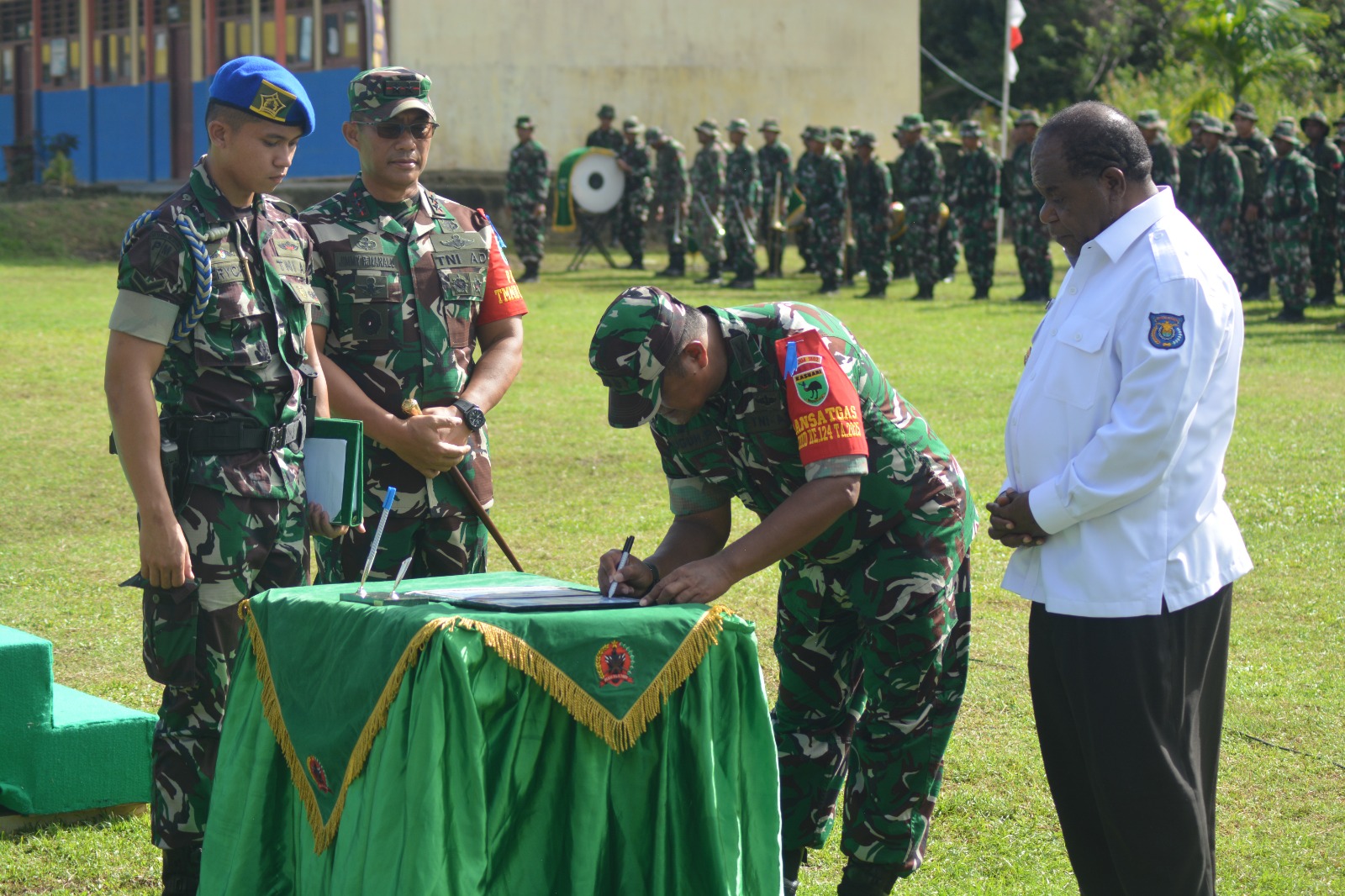 Pangdam XVIII/Kasuari Resmi Tutup TMMD Ke-124 Kodim 1802/Sorong