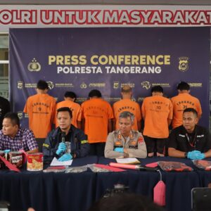 Tegas! Polresta Tangerang Lawan Premanisme, Tangkap 7 Anggota Oknum Ormas Pemalak Sopir Truk Tegas! Polresta Tangerang Lawan Premanisme, Tangkap 7 Anggota Oknum Ormas Pemalak Sopir Truk
