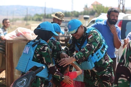 Rayakan Idul Adha, Satgas Indobatt TNI Serahkan 100 Hewan Kurban Untuk Masyarakat Lebanon Selatan
