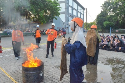 Senkom SAR Gandeng BPBD Karawang Wujudkan Santri Siaga Bencana