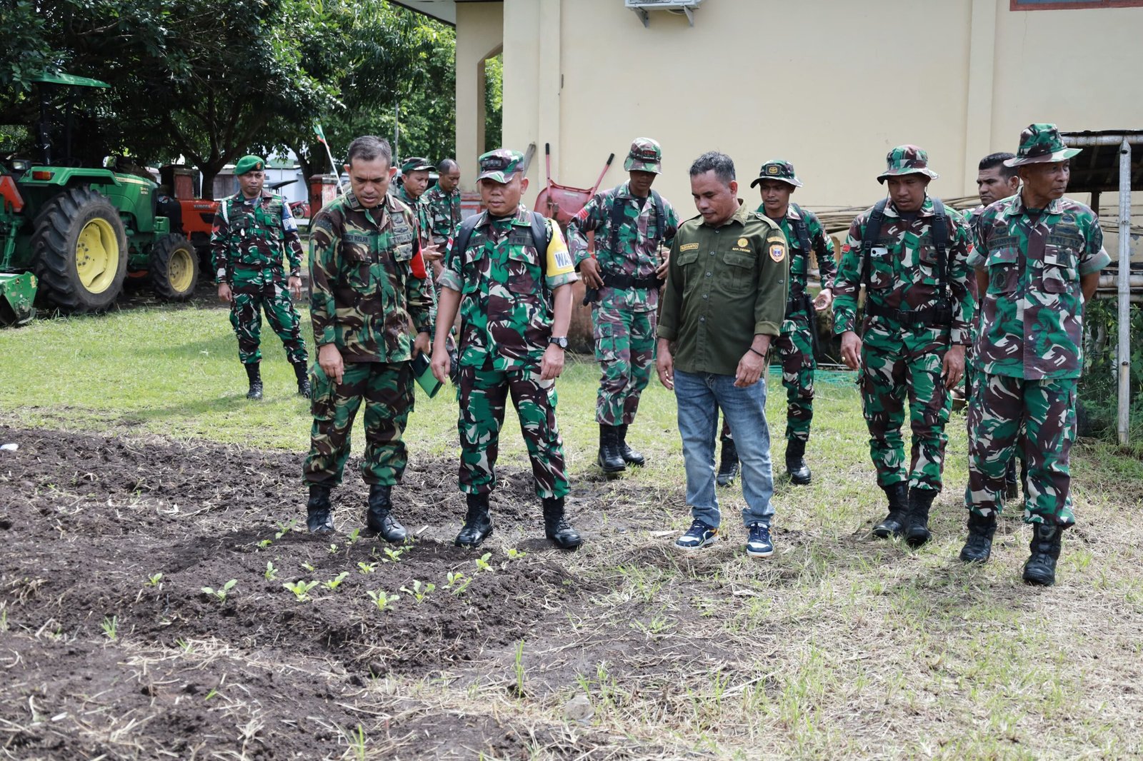 Dorong Ketahanan Pangan, Kasi Ops Korem 152/Baabullah Tinjau Sistem Blok Ketahanan Pangan Kodim 1505 Tidore