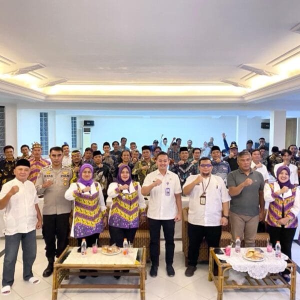 Bripka Ilyas Dampingi Kegiatan Peningkatan Kapasitas RW/RT Bripka Ilyas Dampingi Kegiatan Peningkatan Kapasitas RW/RT