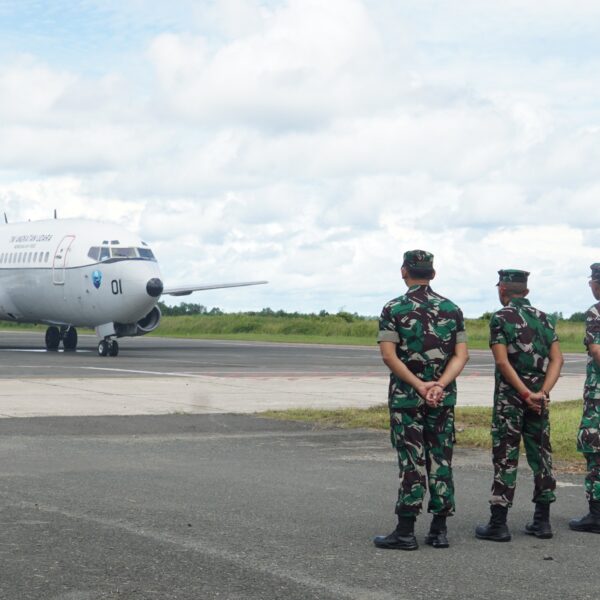 Lantamal XIV Lepas Keberangkatan Pangkogabwilhan III, Usai Kunjungan Kerja Strategis di Provinsi Papua Barat Daya
