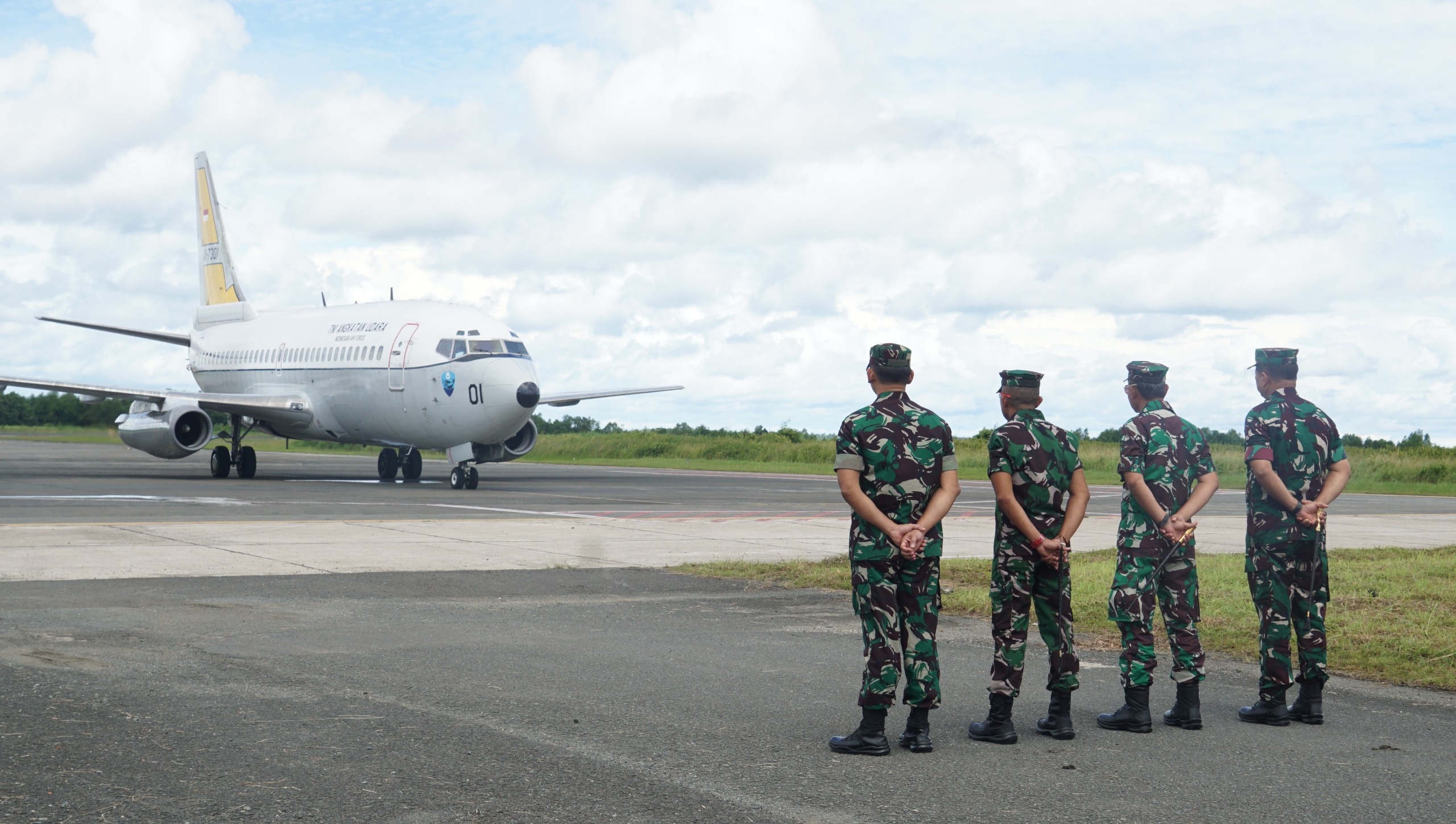 Lantamal XIV Lepas Keberangkatan Pangkogabwilhan III, Usai Kunjungan Kerja Strategis di Provinsi Papua Barat Daya