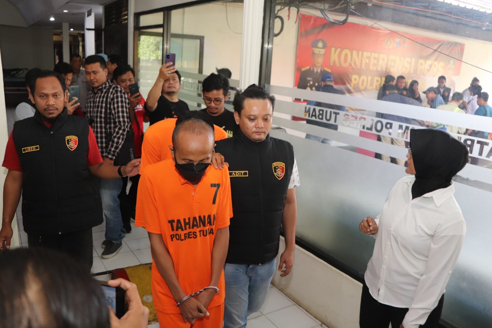 Satreskrim Polres Tuban Tangkap Dua Pengguna Grup 'Gay Tuban' di Facebook