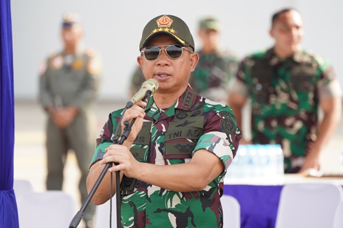 Panglima TNI Bersama Menhan RI Tinjau Pasukan Defile Untuk Bastille Day Prancis