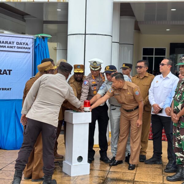 Kapolres Maybrat Dampingi Dirlantas Polda PBD Hadiri Launching Operasional Unit Pelayanan Samsat Kabupaten Maybrat