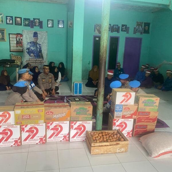 Sipropam Polresta Tangerang Gelar Bakti Sosial di LKSA Sirojul Athfal dalam Rangka HUT Bhayangkara ke-79 Sipropam Polresta Tangerang Gelar Bakti Sosial di LKSA Sirojul Athfal dalam Rangka HUT Bhayangkara ke-79