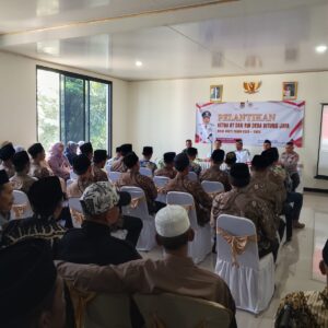 Ipda Amir Mewakili Kapolsek Cikupa dalam Pelantikan RT dan RW di Bitung Jaya