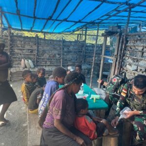 Sigap dan Penuh Cinta, Satgas Yonif 715/Mtl Berikan Pelayanan Kesehatan Kepada Masyarakat Tinolok Sigap dan Penuh Cinta, Satgas Yonif 715/Mtl Berikan Pelayanan Kesehatan Kepada Masyarakat Tinolok