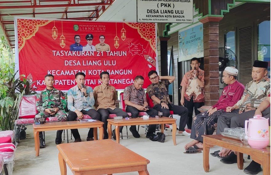 Pererat Silaturahmi Babinsa Liang Hadiri Tasyakuran Di Desa Binaan