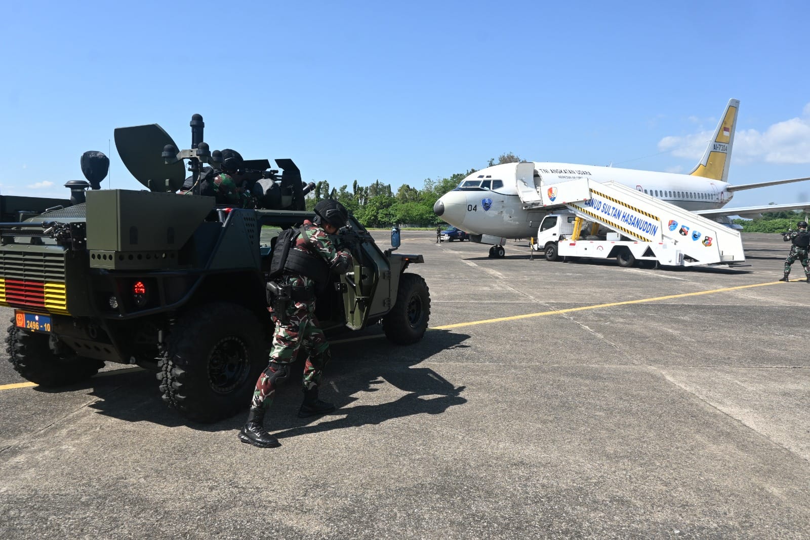 Dua Jet Tempur Sukhoi SU-27/30 Lanud Sultan Hasanuddin, Paksa Mendarat Pesawsat Asing