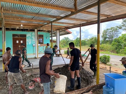 Pos Ninati Bantu Renovasi Gereja Paroki Ninati, Kehadiran Satgas Yonif 126/KC Membawa Kebaikan