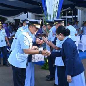 Danlanud Didampingi Ketua PIA Ardhya Garini Cab.7/D.ll Lanud Sultan Hasanuddin Hadiri Sertijab Pangkoopsudnas