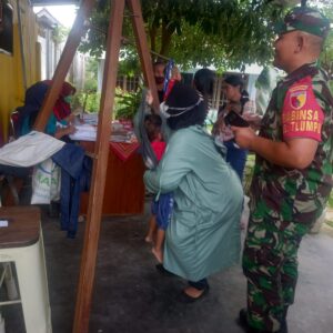 Babinsa Tlumpu Dampingi Posyandu Srikandi, Wujudkan Generasi Sehat, Bebas Stunting Babinsa Tlumpu Dampingi Posyandu Srikandi, Wujudkan Generasi Sehat, Bebas Stunting
