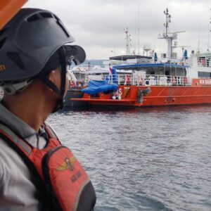 Bakamla RI Dukung SAR Korban Tenggelamnya KMP. Tunu Pratama Jaya Bakamla RI Dukung SAR Korban Tenggelamnya KMP. Tunu Pratama Jaya
