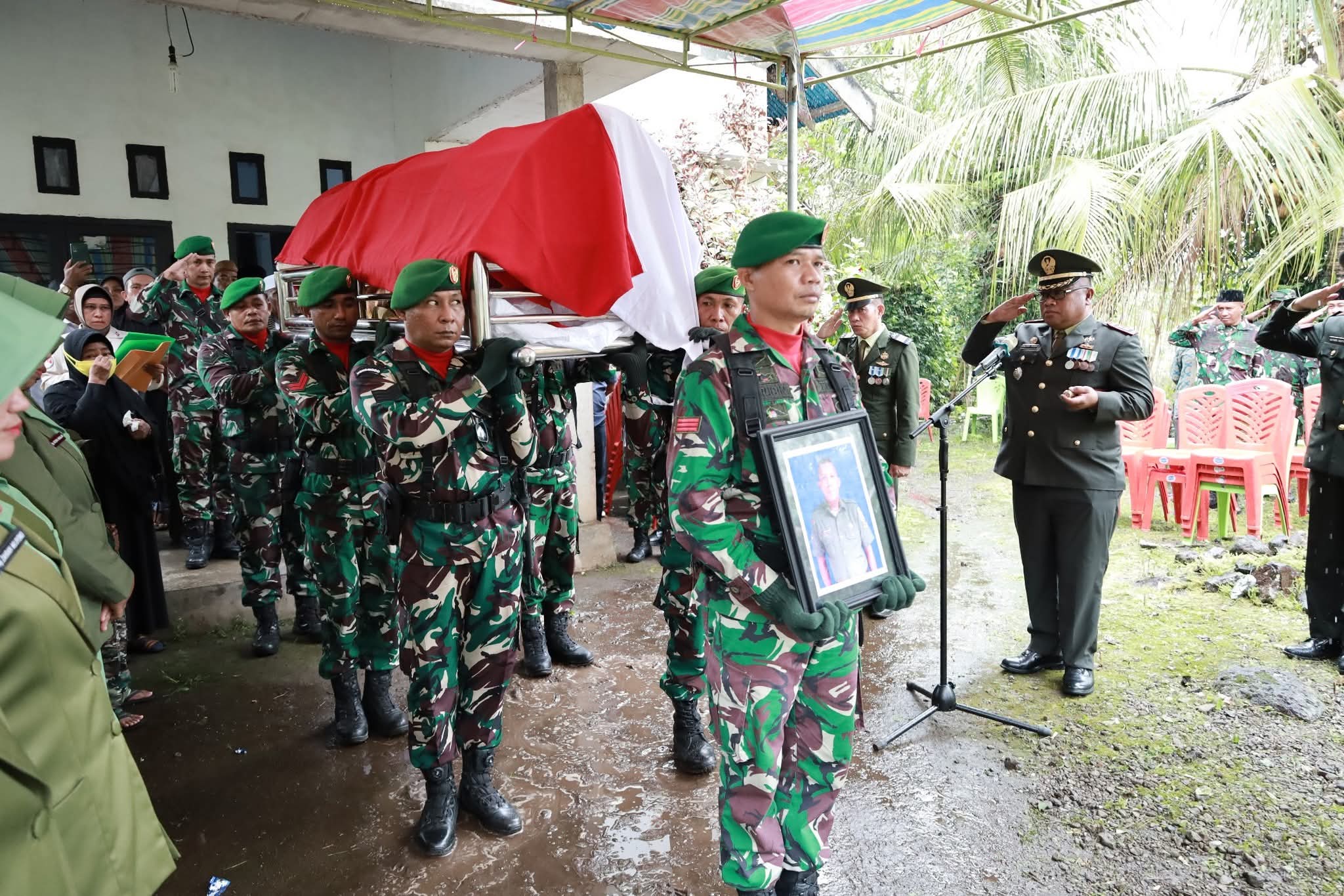 Dandim 1505 Tidore Pimpin Upacara Pemakaman Militer, Beri Penghormatan Terakhir Untuk Serda Abubakar Naser