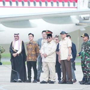 Panglima TNI Dampingi Presiden RI Tinjau Kesiapan Kontingen Parade Dan Defile Untuk  Prancis