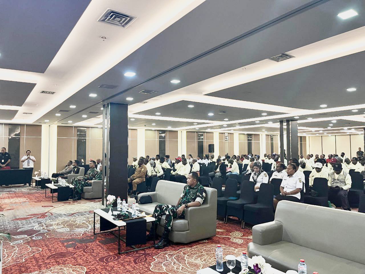 Dandim 1710/Mimika Hadiri Kegiatan Peningkatan Kapasitas Lembaga Kemasyarakatan Desa/Kelurahan, Lembaga Adat dan Hukum Adat